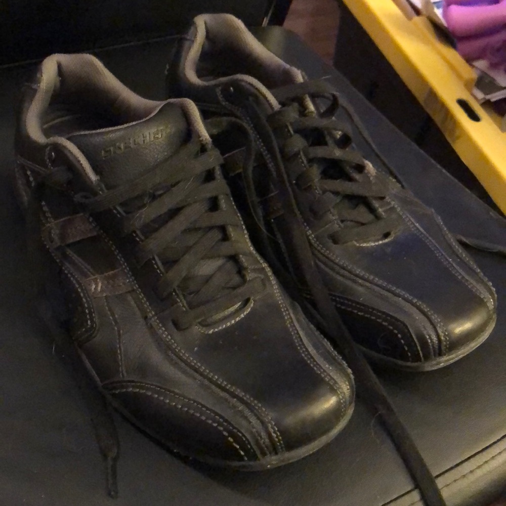 Men’s Black Skechers Shoes